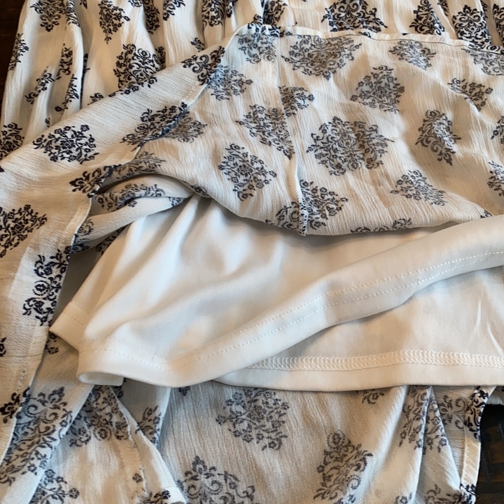 Excellent Condition! Altar’d State Dress Size Lrg - Picture 8 of 8